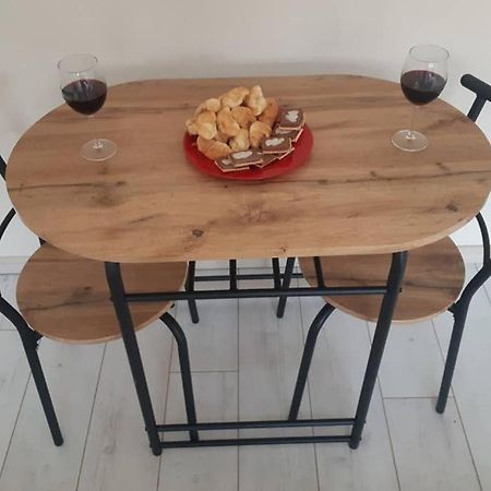 Apartman Mima Βελιγράδι Εξωτερικό φωτογραφία